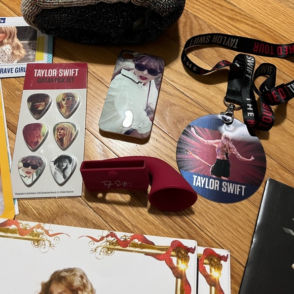 Taylor Swift Red Tour Merch 2013 & More- READ DESCRP. - Picture 2 of 15